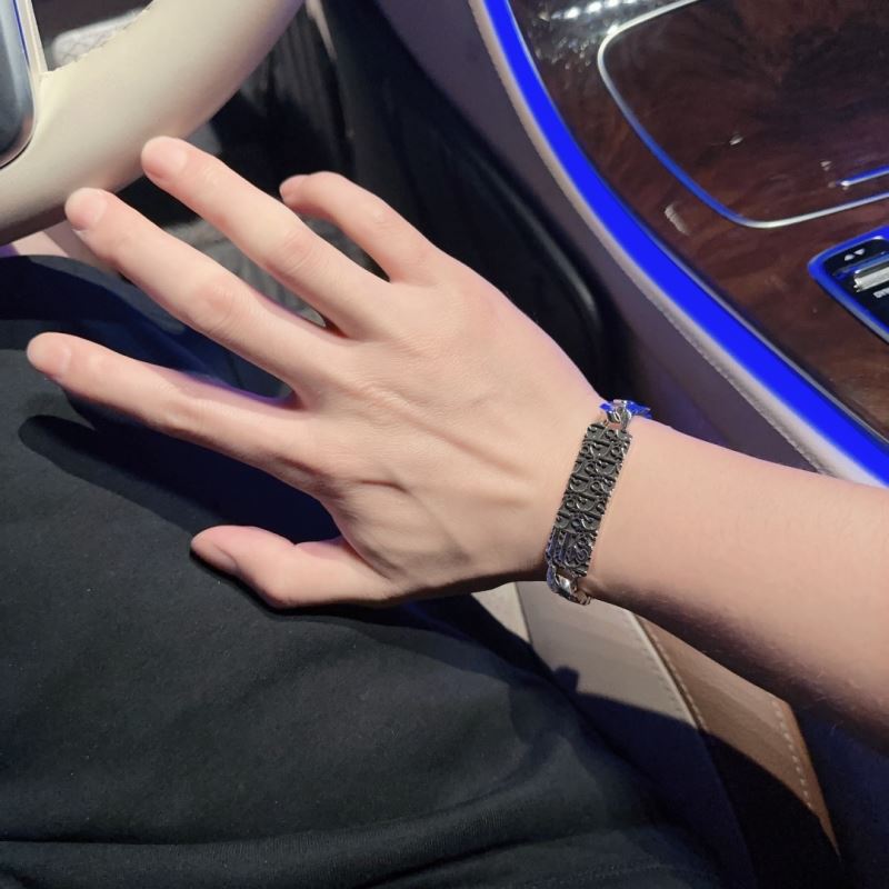 chr1st1an D10r bracelets